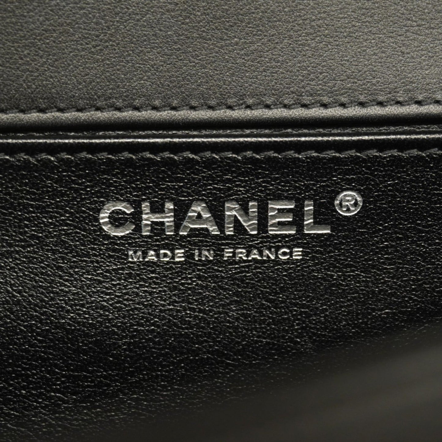 Chanel Black Leather Shoulder Bag (Pre-Owned)