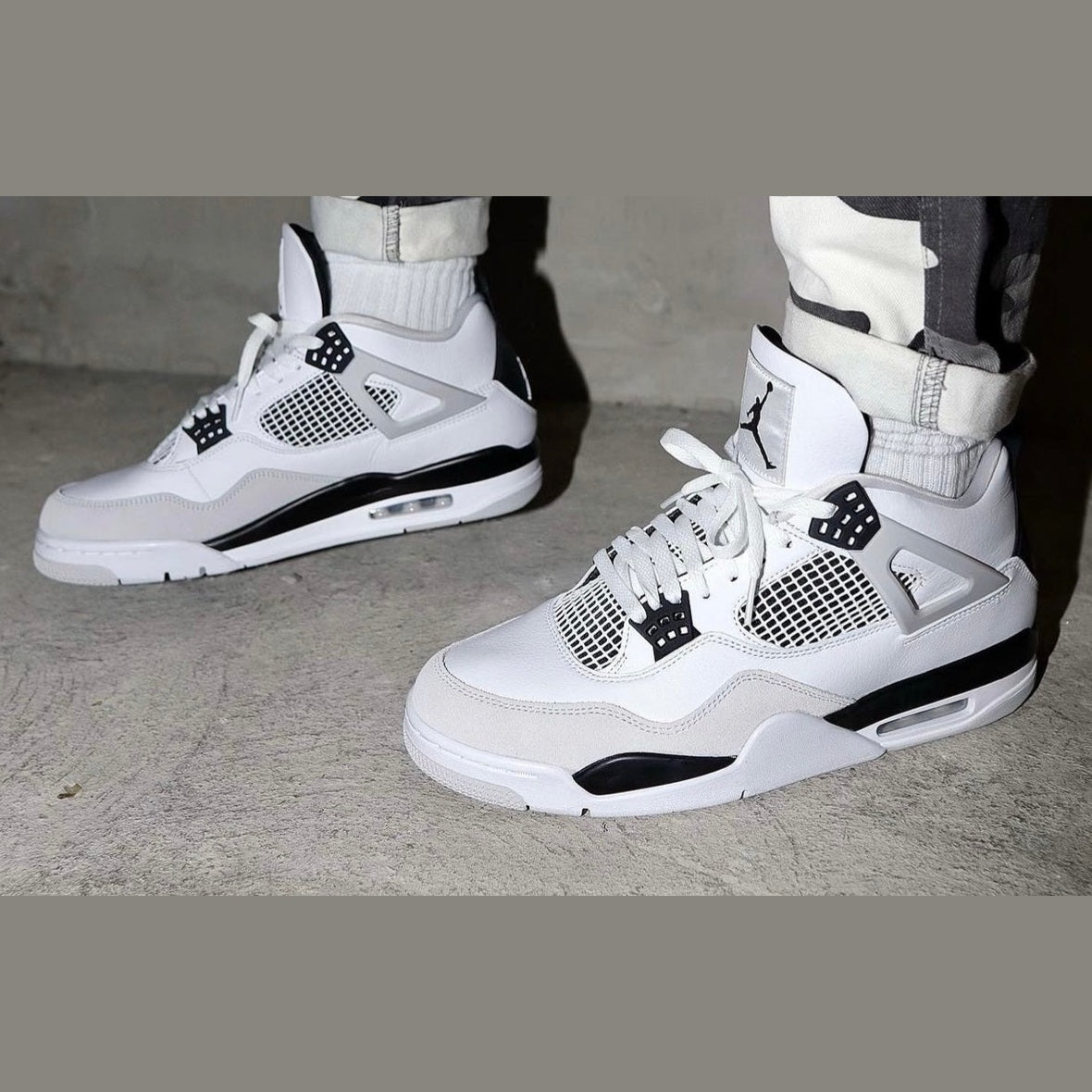 JORDAN RETRO 4 "MILITARY BLACK”